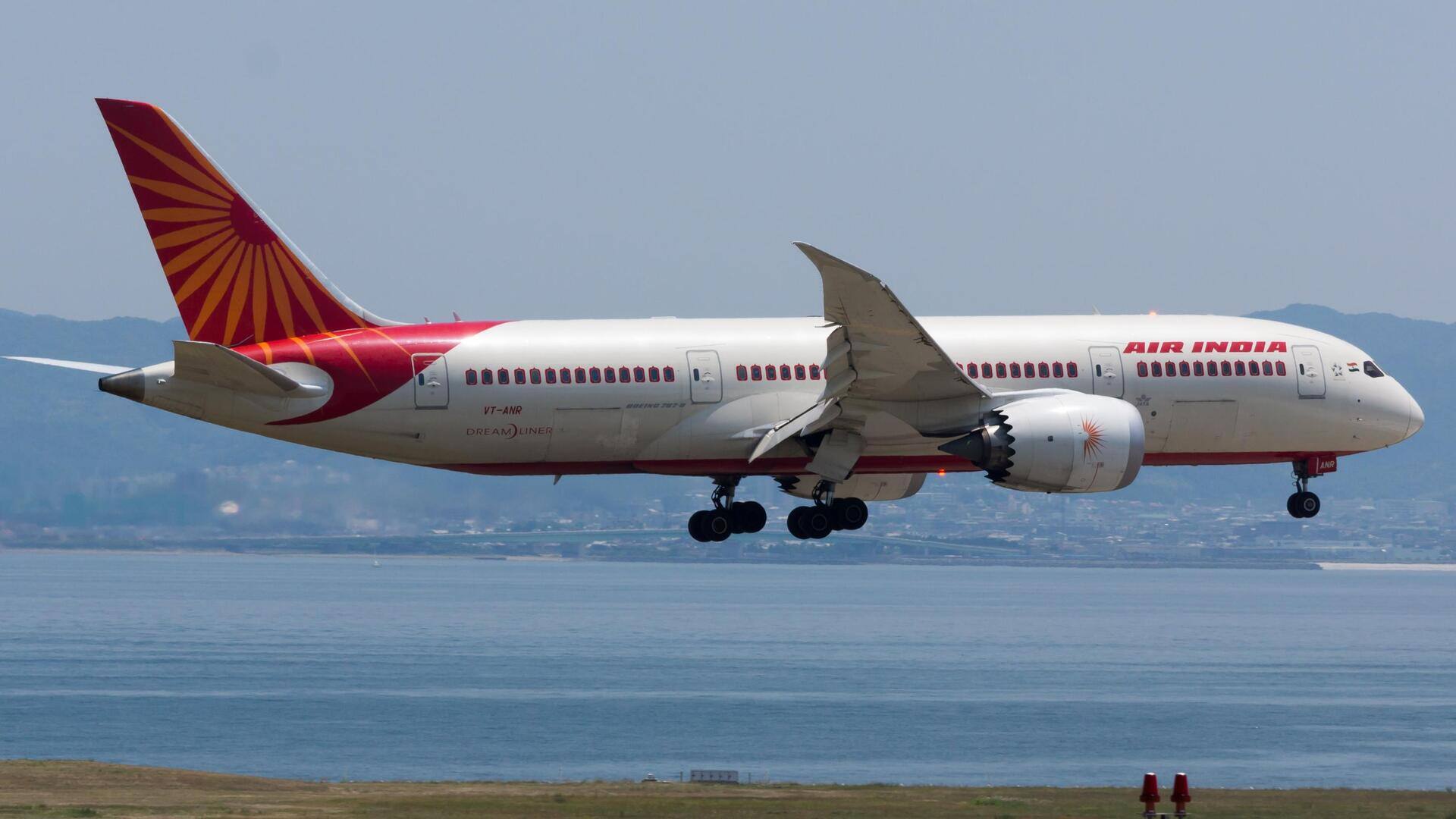 एयर इंडिया की फ्लाइट को पाकिस्तानी मुखबिर द्वारा हाइजैक करने की धमकी, 3 हिरासत में