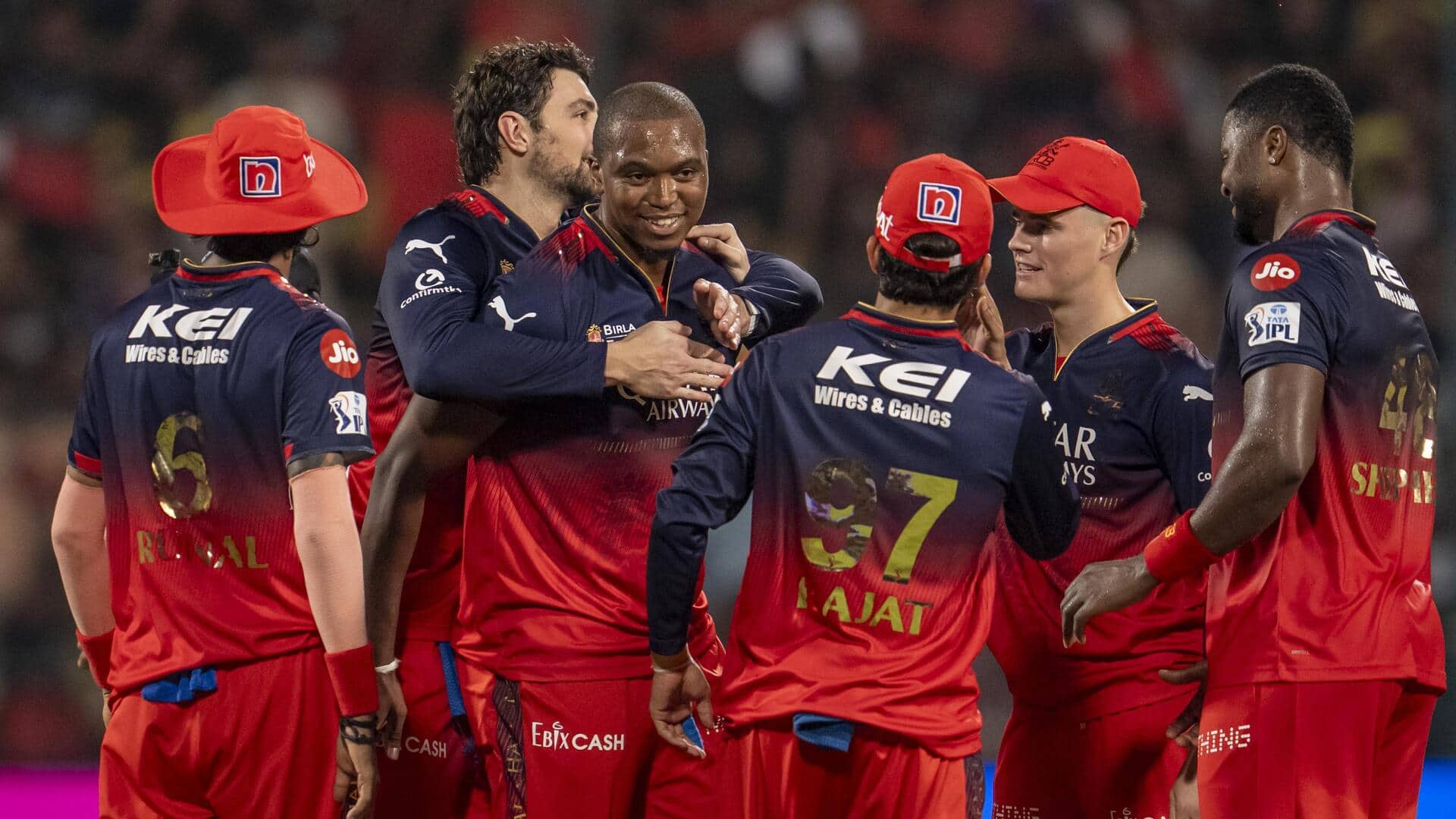 IPL 2025: RCB ने CSK को रोमांचक मुकाबले में 2 रन से हराया, ये बने रिकॉर्ड्स IPL 2025: RCB ने CSK को रोमांचक मुकाबले में 2 रन से हराया, ये बने रिकॉर्ड्स