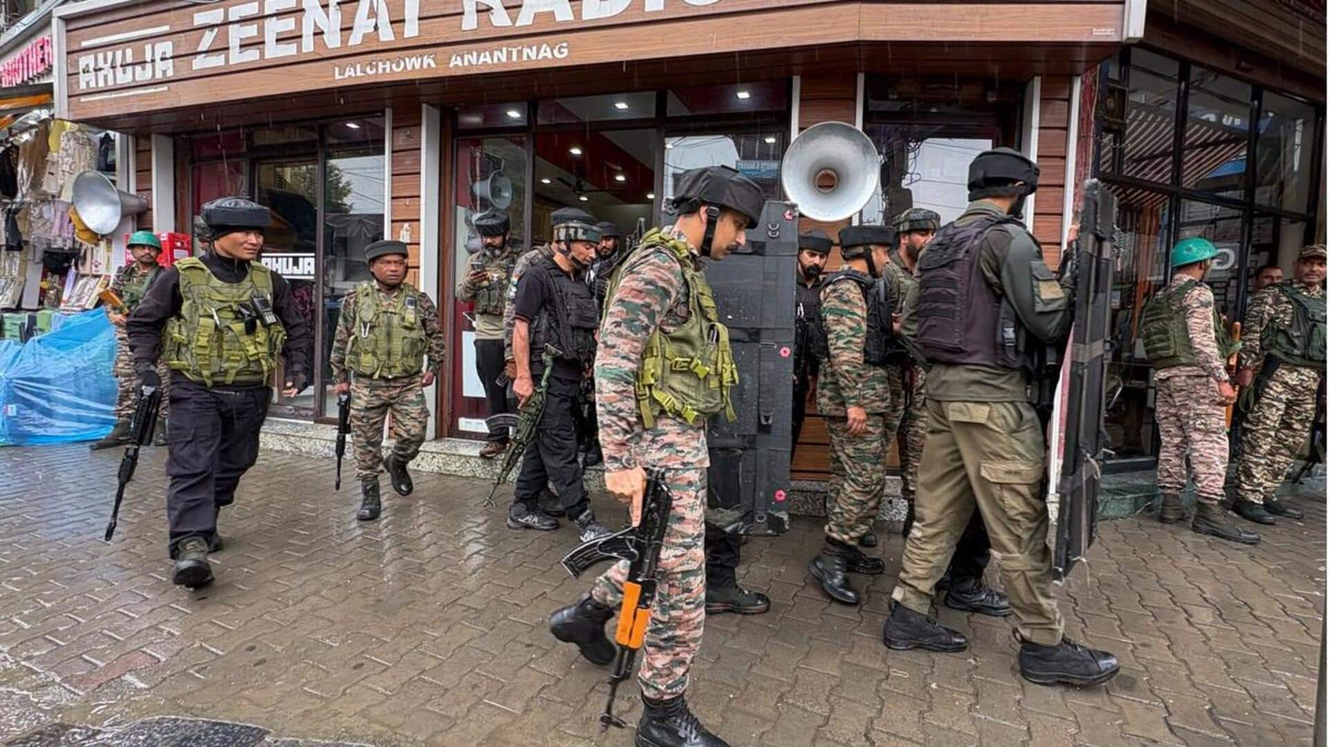 जम्मू-कश्मीर: अनंतनाग के लाल चौक पर गश्त कर रहे पुलिसकर्मियों पर आतंकियों की गोलीबारी, कांस्टेबल शहीद