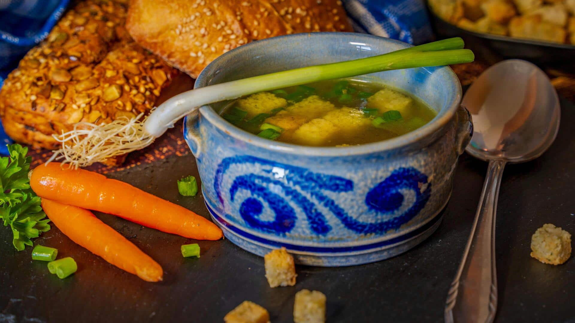 गर्मियों के दौरान ठंडक का अहसास दिला सकते हैं ये 5 ठंडे सूप, होते हैं पौष्टिक