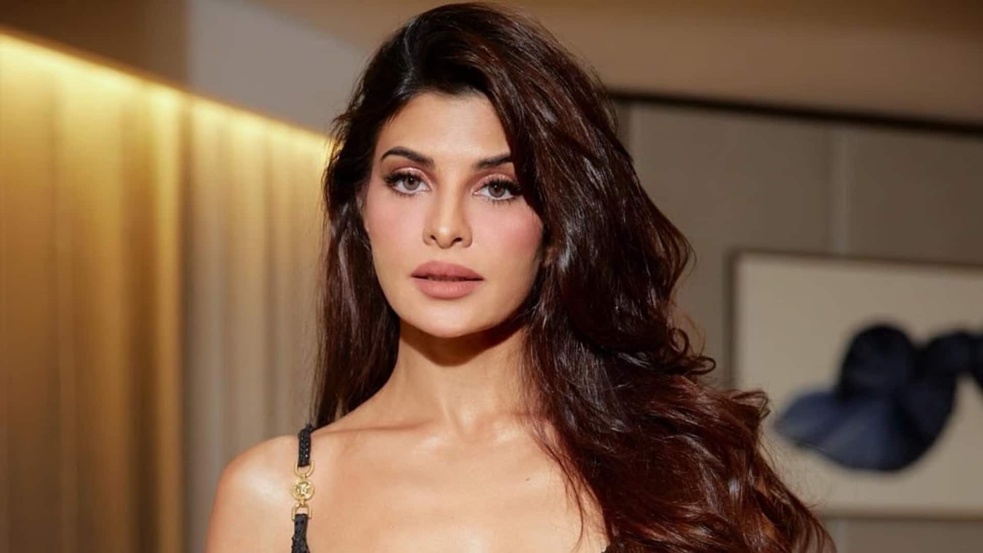 जैकलीन फर्नांडिस की मुश्किलें बढ़ीं, मनी लॉन्ड्रिंग मामले में आरोप तय करने का आदेश