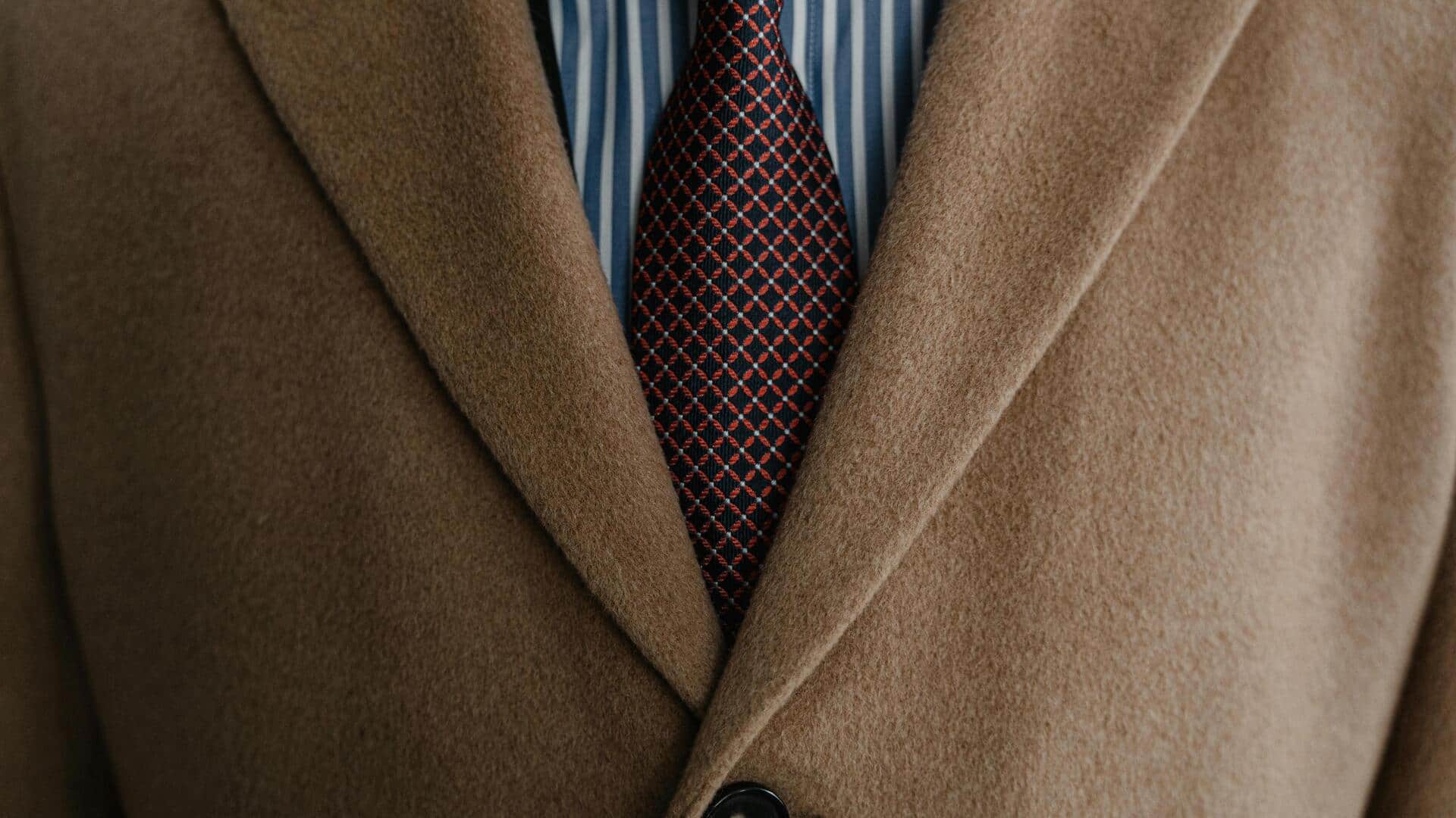 ऊन के कोट का इस तरह से रखें ध्यान, सालों-साल रहेंगे नए जैसे