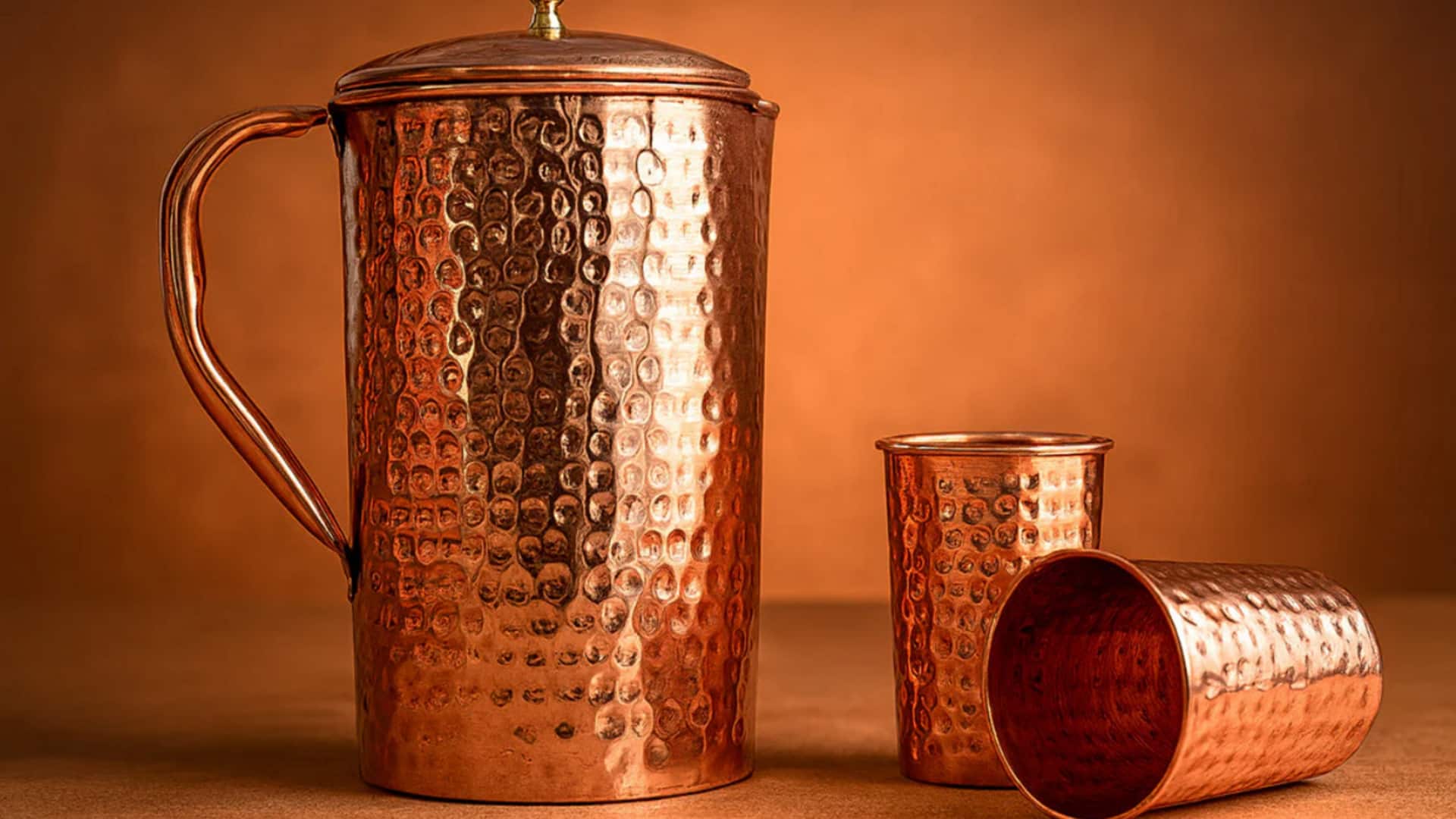 गर्मियों में तांबे के बर्तन में रखा पानी पीते समय रखें इन बातों का ध्यान