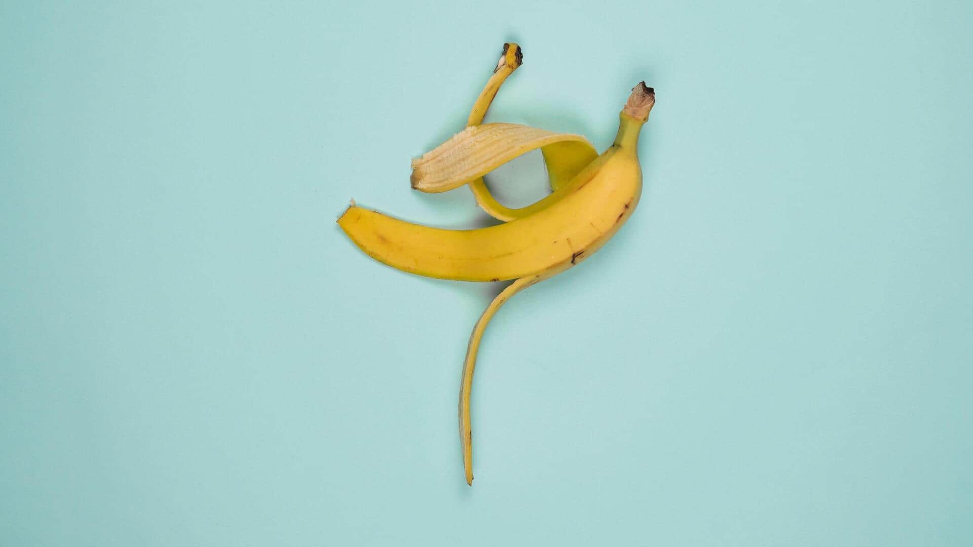 केले के छिलके का पानी बालों के लिए साबित होगा फायदेमंद, जानें इस्तेमाल के 5 तरीके