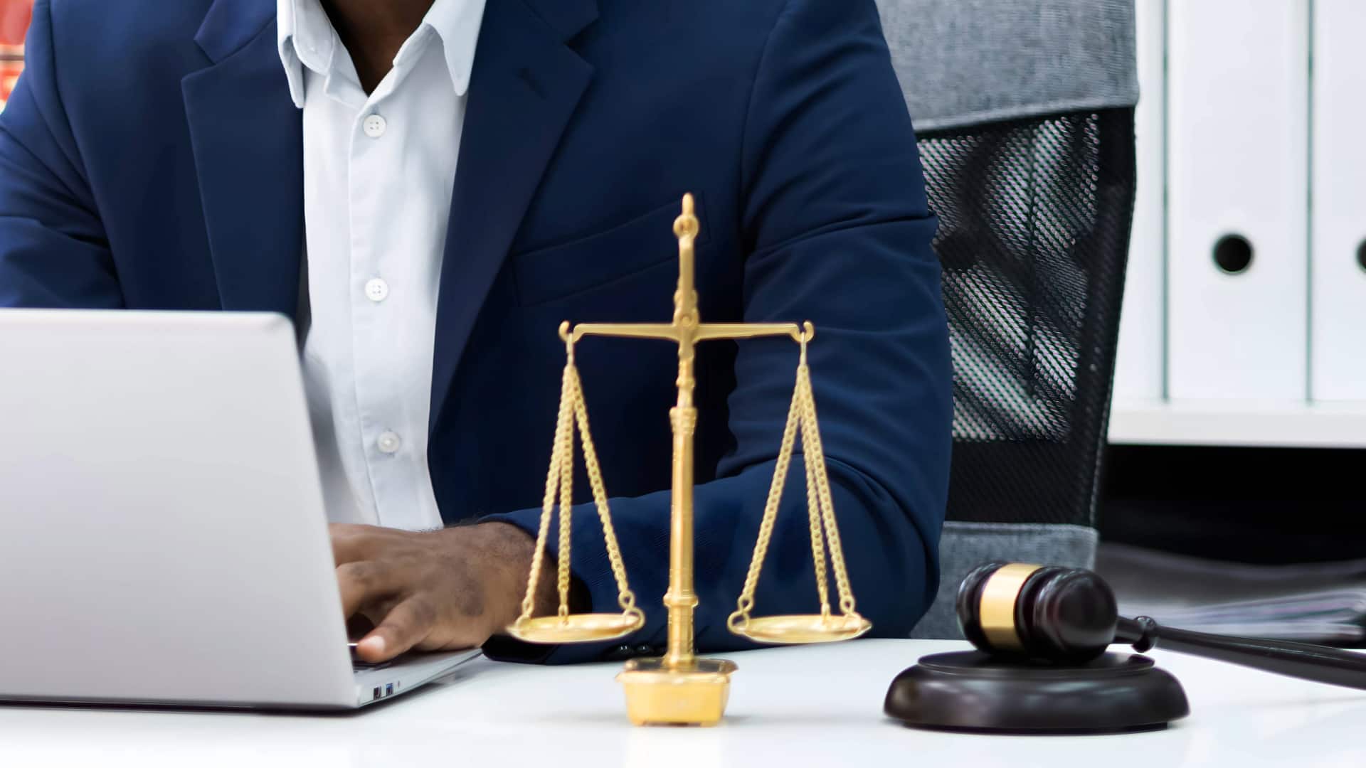 AI टूल बदल रहे हैं कानूनी रिसर्च का तरीका