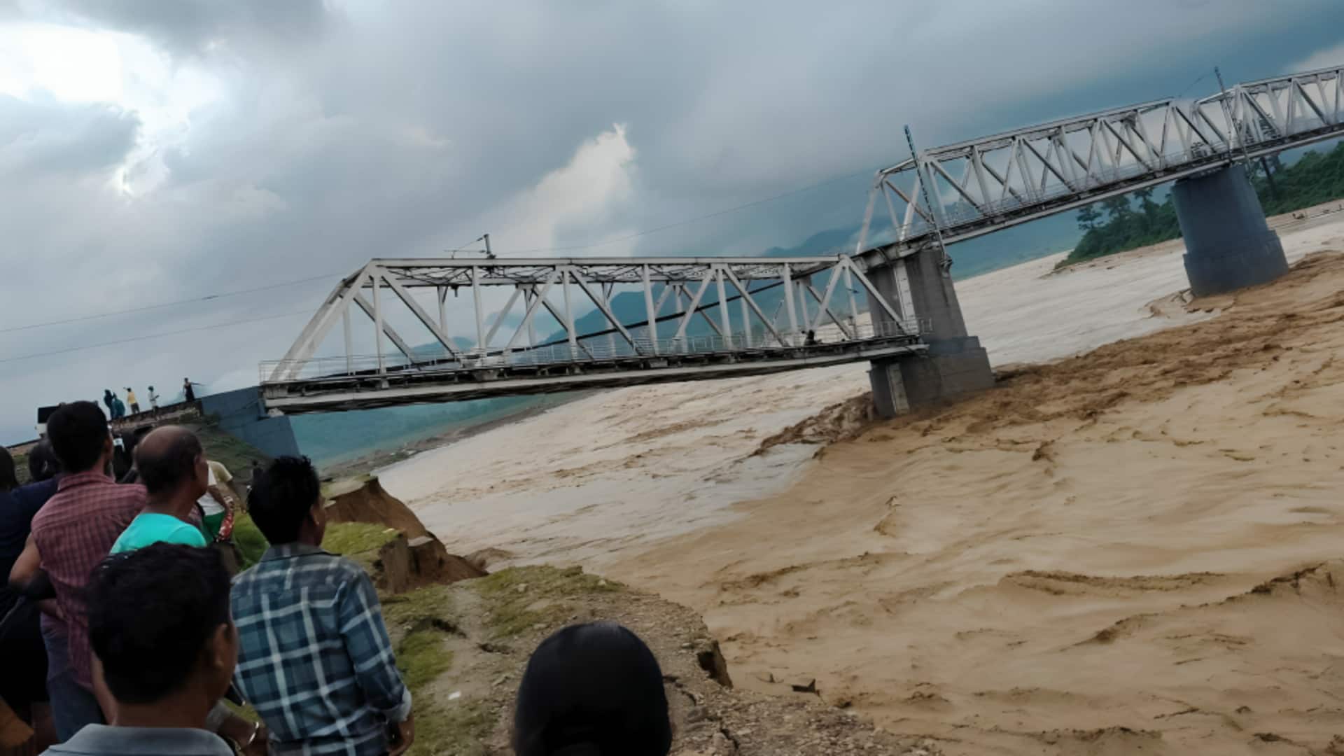 असम में बाढ़ से 45,000 लोग प्रभावित, 257 गांव डूबे; अरुणाचल के 12 जिले चपेट में
