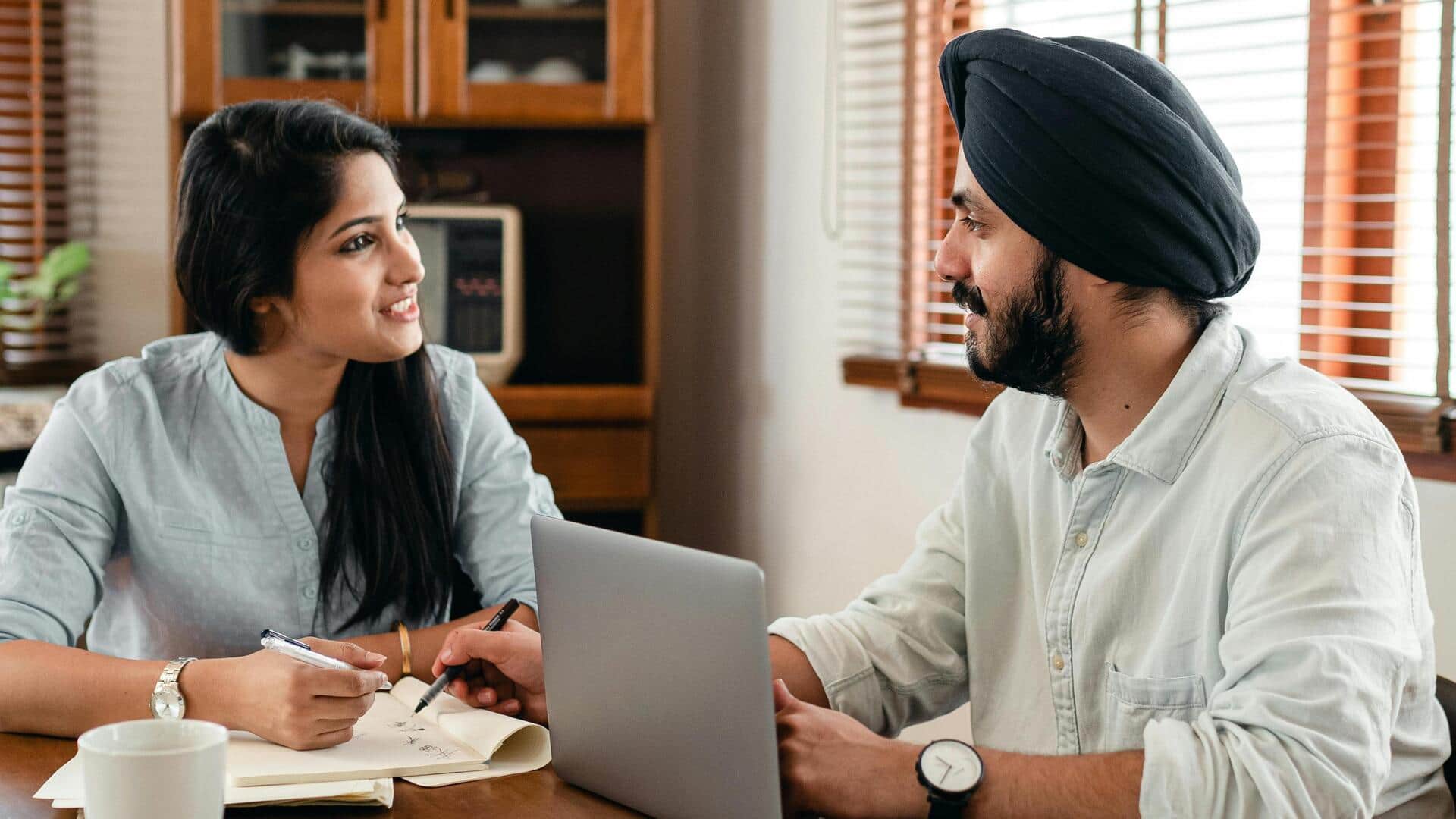 रिश्ते में अनसुलझे मुद्दों को सुलझाने के लिए अपनाएं ये 5 तरीके, बढ़ेगा प्यार 