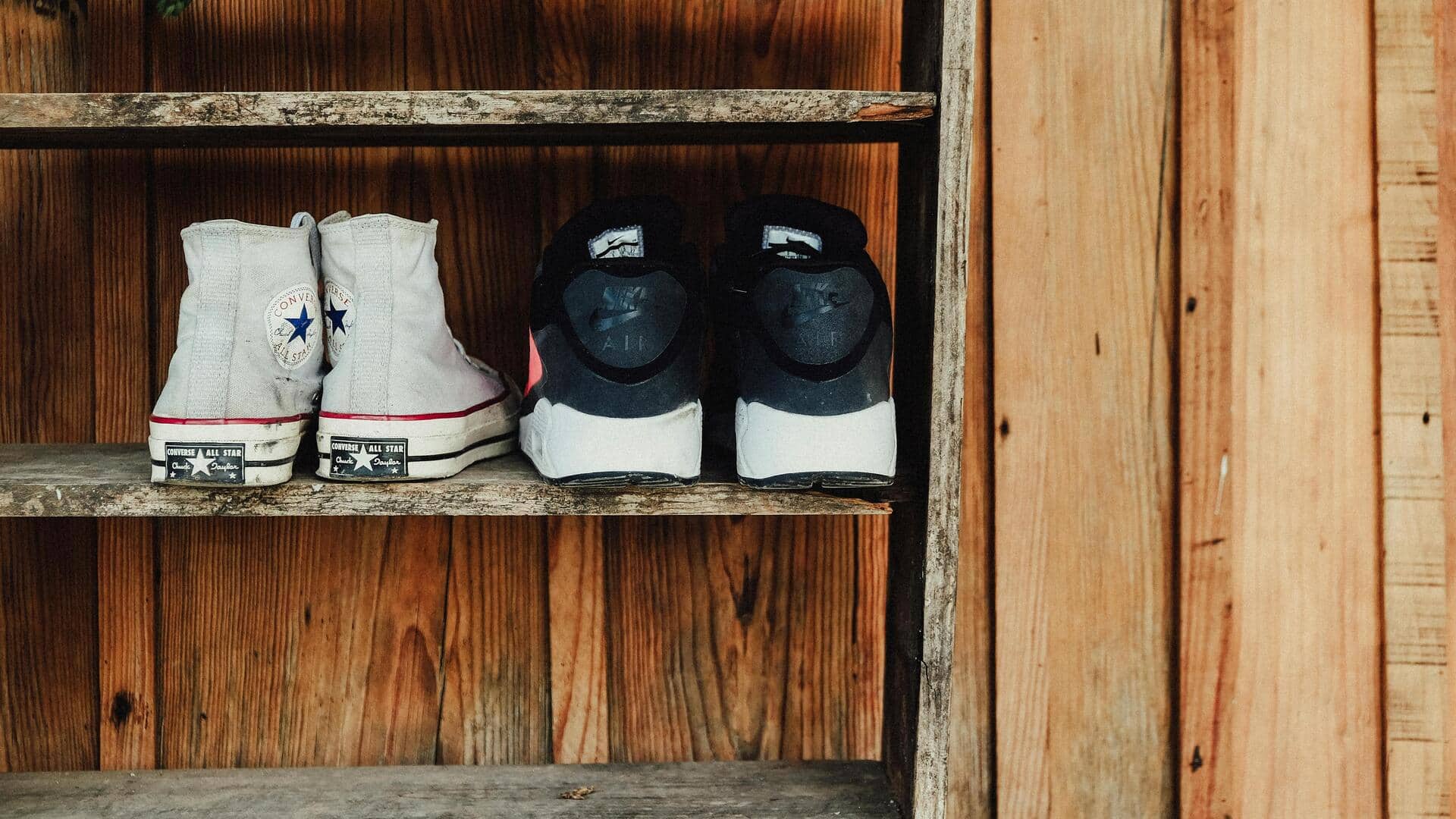 बिना ज्यादा पैसे खर्च किए आसानी से व्यवस्थित किए जा सकते हैं जूते, जानें कैसे