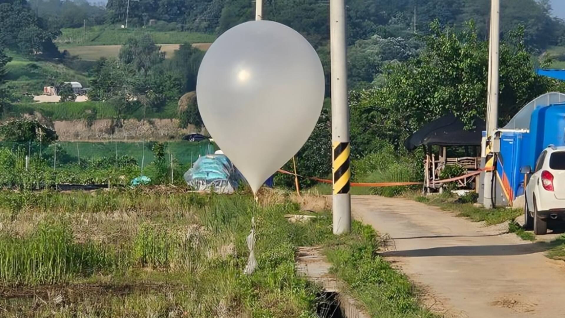 किम जोंग उन ने दक्षिण कोरिया को गुब्बारे से भिजवाया कचरा, दहशत में लोग