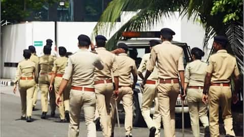 कर्नाटक: हुबली में भाजपा की महिला कार्यकर्ता से बदसलूकी, पुलिस पर निर्वस्त्र कर पीटने का आरोप