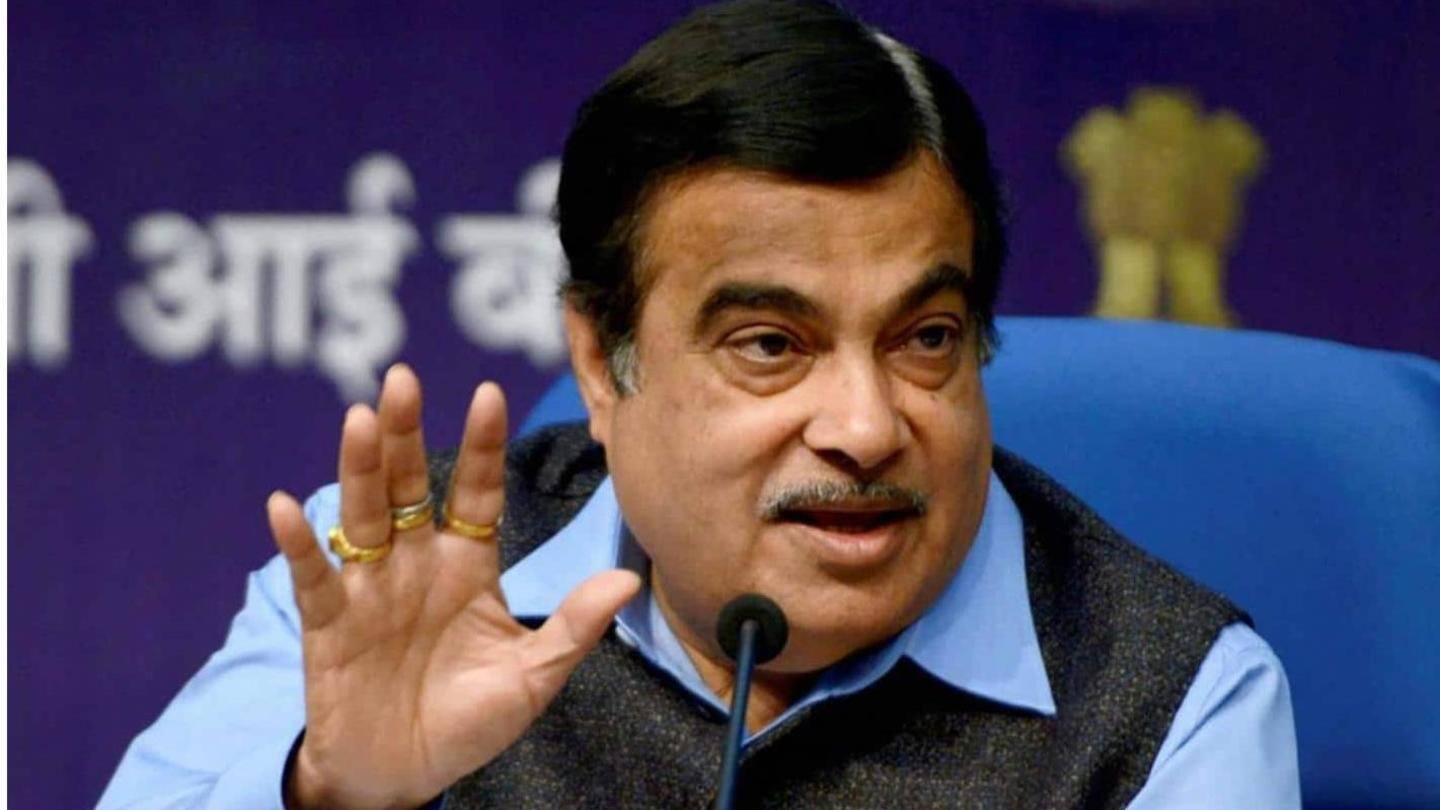 एयरबैग्स के बारे में गडकरी ने दी जानकारी एयरबैग्स के बारे में गडकरी ने दी जानकारी