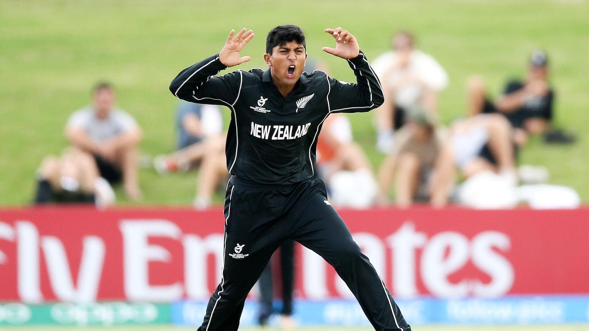 इंग्लैंड बनाम न्यूजीलैंड: रचिन रविंद्र ने चौथे वनडे में लिए 4 विकेट, जानिए उनके आंकड़े 