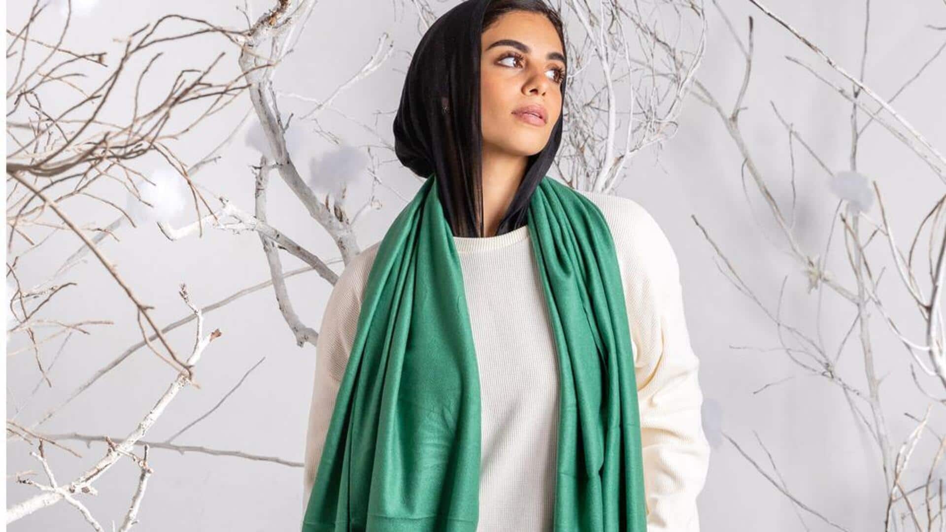 शॉल के साथ इन 5 स्टाइल को अपनाएं, सर्दियों में दिखेंगी स्टाइलिश और आरामदायक
