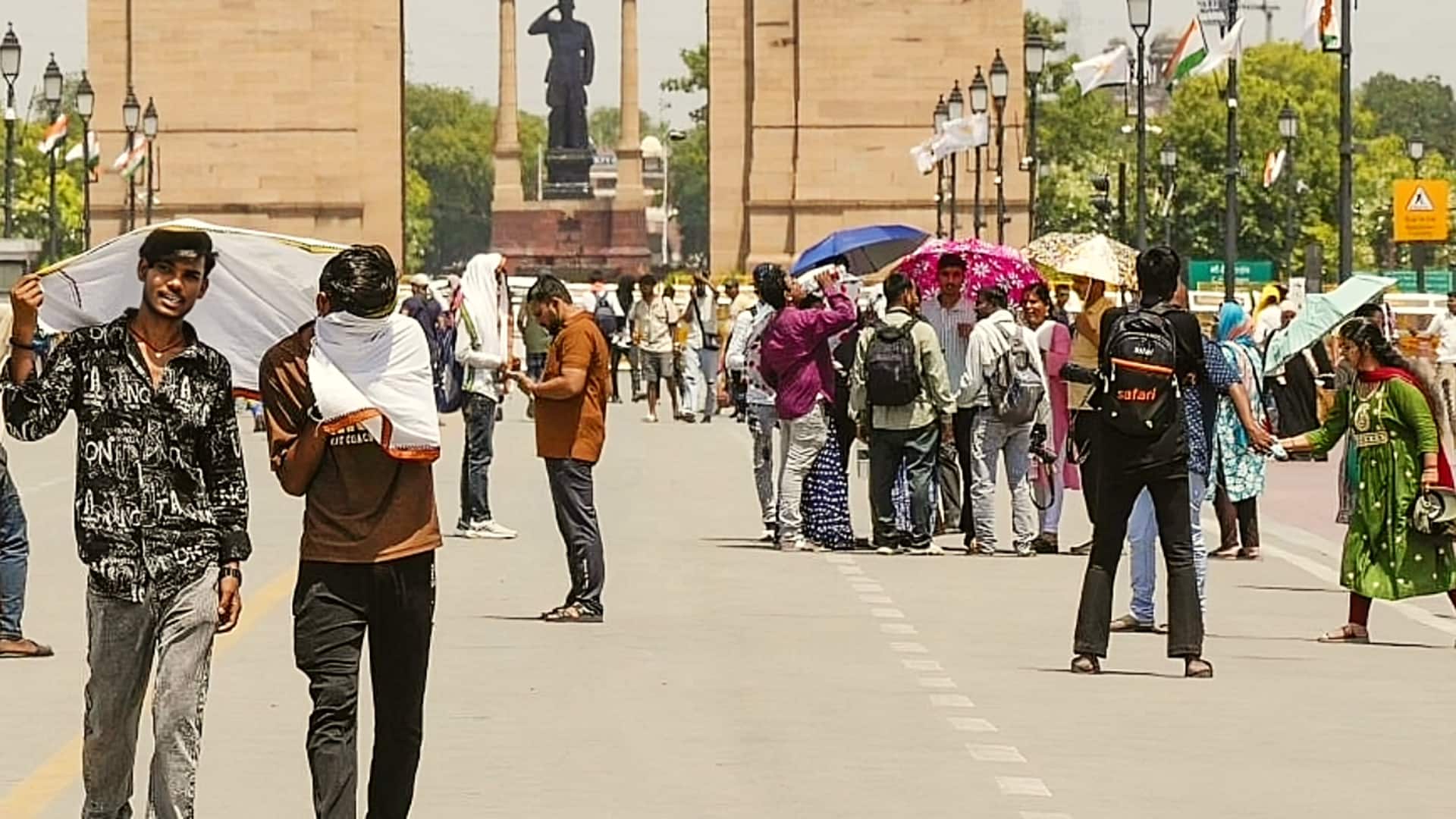 दिल्ली में पिछले 14 साल की सबसे गर्म रात, बिजली की मांग बढ़ी