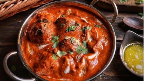 खाना बन गया है बहुत तैलीय? अतिरिक्त तेल निकालने के लिए अपनाएं ये 5 घरेलू नुस्खे