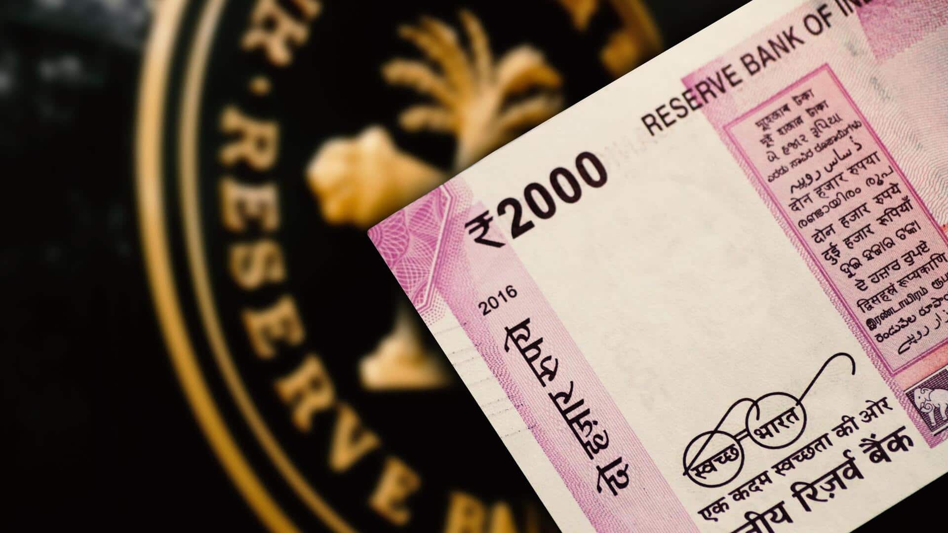 अभी तक बैंकों में वापस नहीं लौटे लगभग 10,000 करोड़ रुपये के 2,000 रुपये के नोट