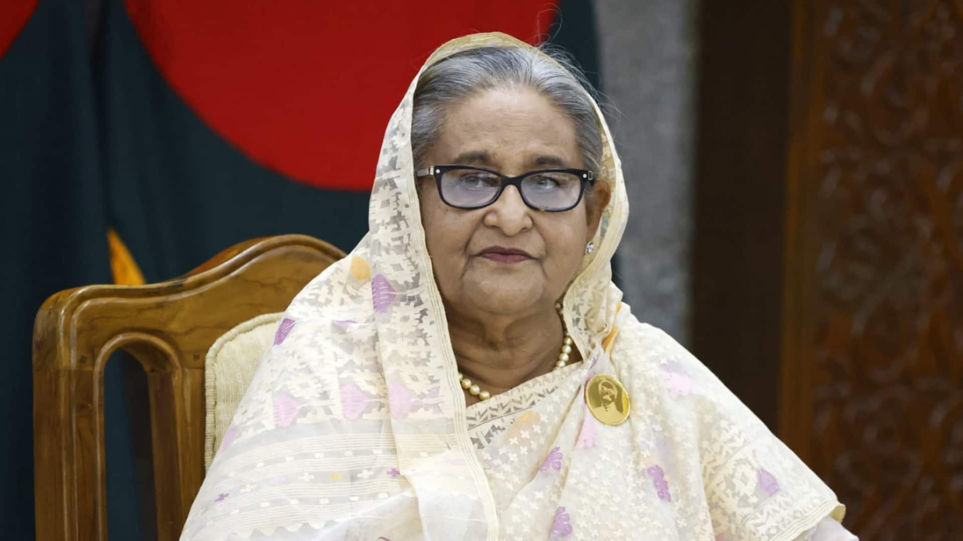 बांग्लादेश छोड़ने को राजी नहीं थीं शेख हसीना, भारत के एक फोन ने कैसे बचाई जान?