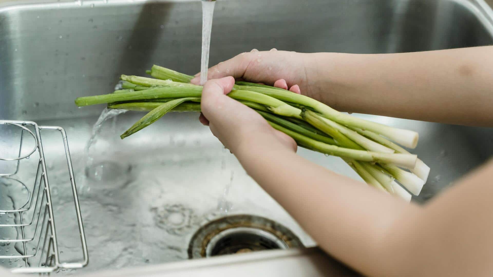 गर्मियों के दौरान फूड प्वाइजनिंग से बचने के लिए अपनाएं ये 5 तरीके