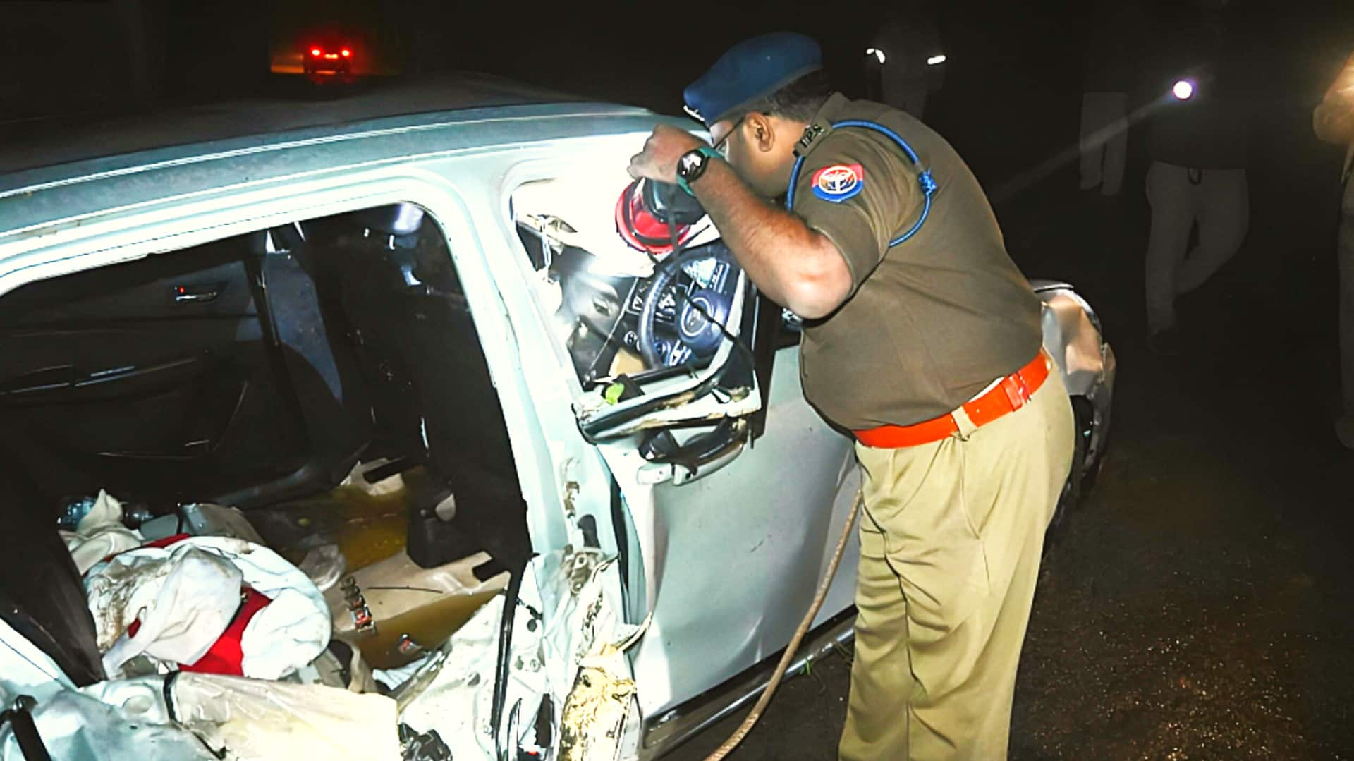 उत्तर प्रदेश: कानपुर में कार अनियंत्रित होकर नाले में गिरी, 4 बच्चों समेत 6 की मौत