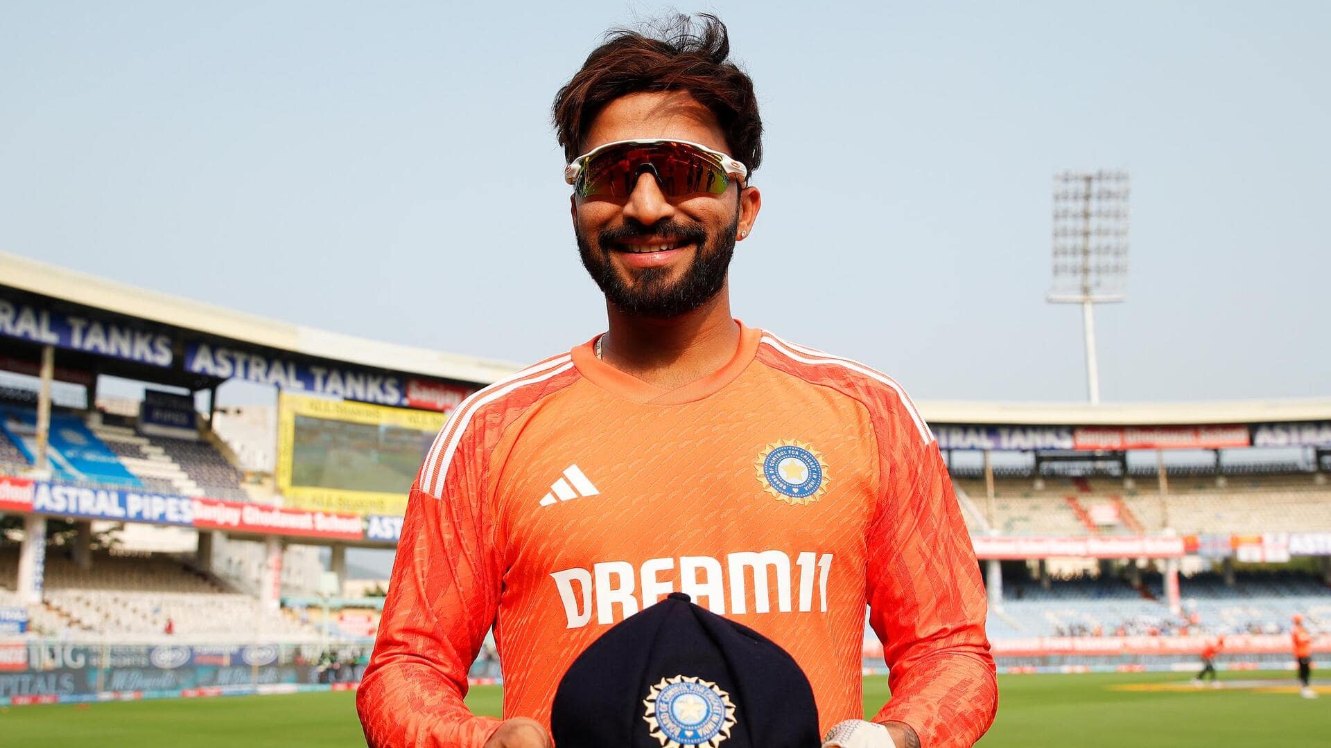 रणजी ट्रॉफी 2025-26: रजत पाटीदार ने लगाया अपना 16वां प्रथम श्रेणी शतक, जानिए उनके आंकड़े रणजी ट्रॉफी 2025-26: रजत पाटीदार ने लगाया अपना 16वां प्रथम श्रेणी शतक, जानिए उनके आंकड़े