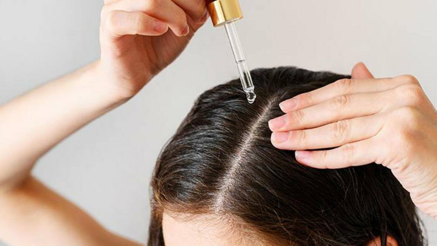 बालों को स्वस्थ और खूबसूरत बनाने में मदद कर सकते हैं ये हेयर सीरम