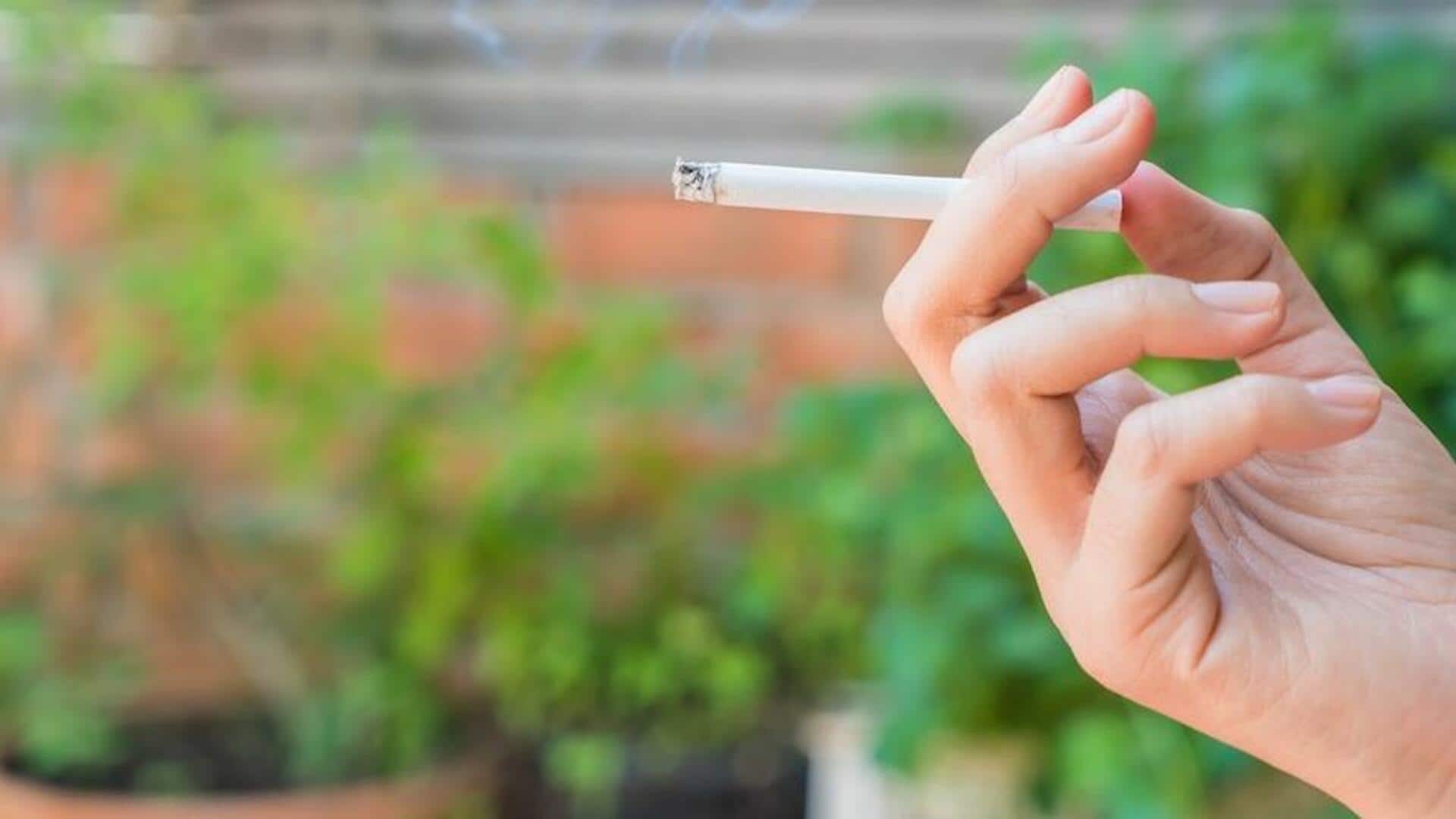 जापान: सिगरेट पीने के लिए ऑफिस टाइम में लिए 4,512 ब्रेक, लगा लाखों का जुर्माना 