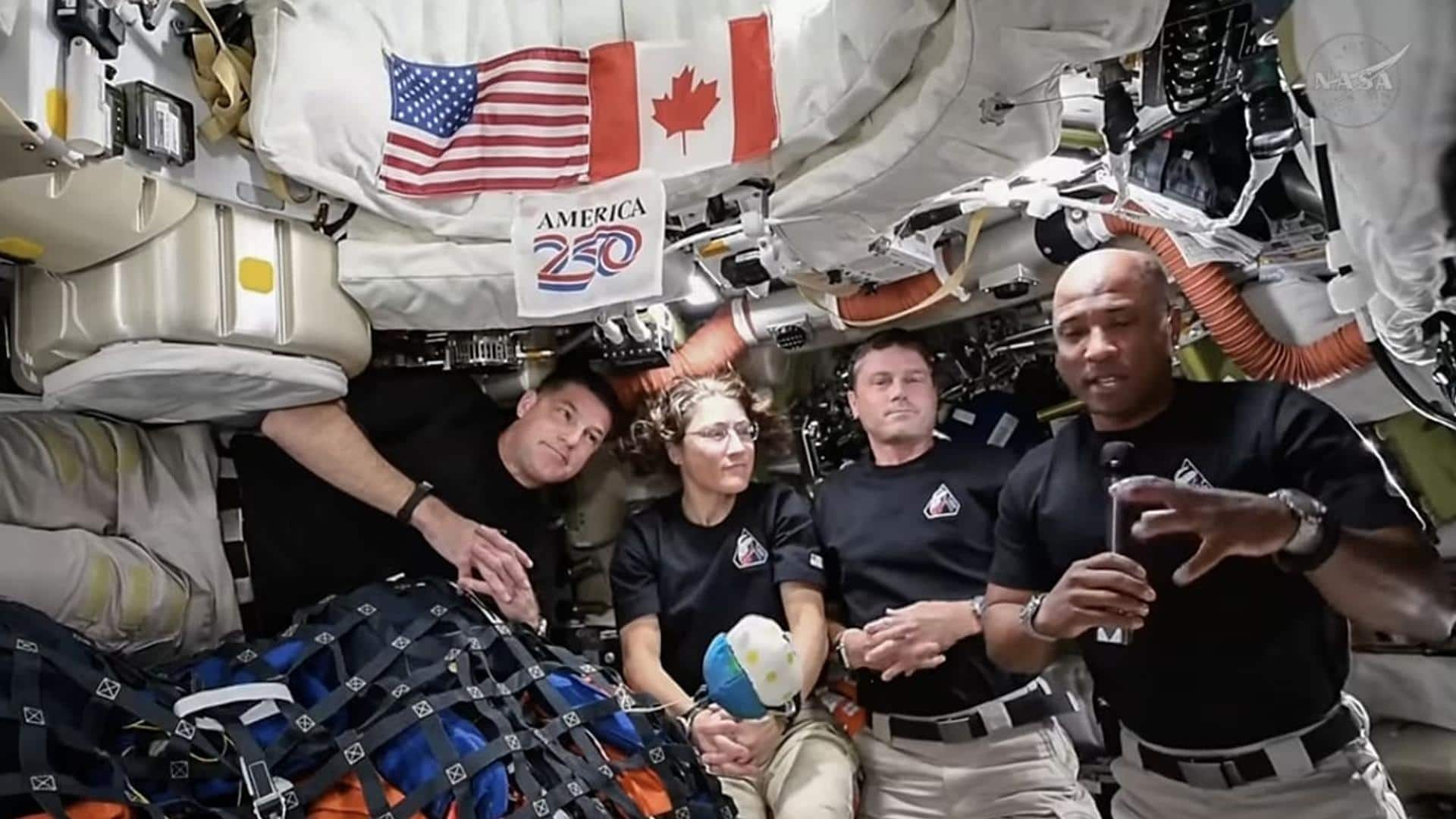 आर्टेमिस II मिशन: चांद का चक्कर लगाकर पृथ्वी की ओर लौट रहे हैं अंतरिक्ष यात्री