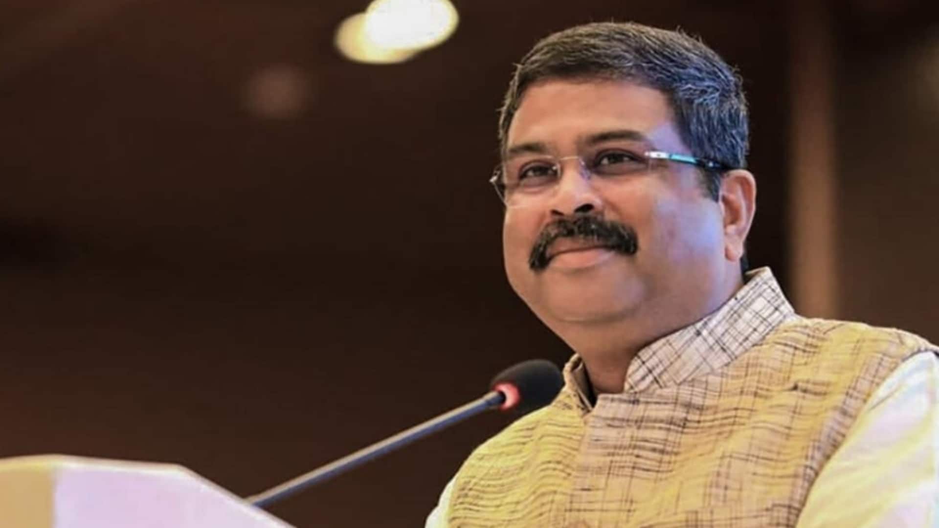 युवाओं को खोने का डर, RSS का बढ़ता दबाव; धर्मेंद्र प्रधान से क्यों लिया गया इस्तीफा?