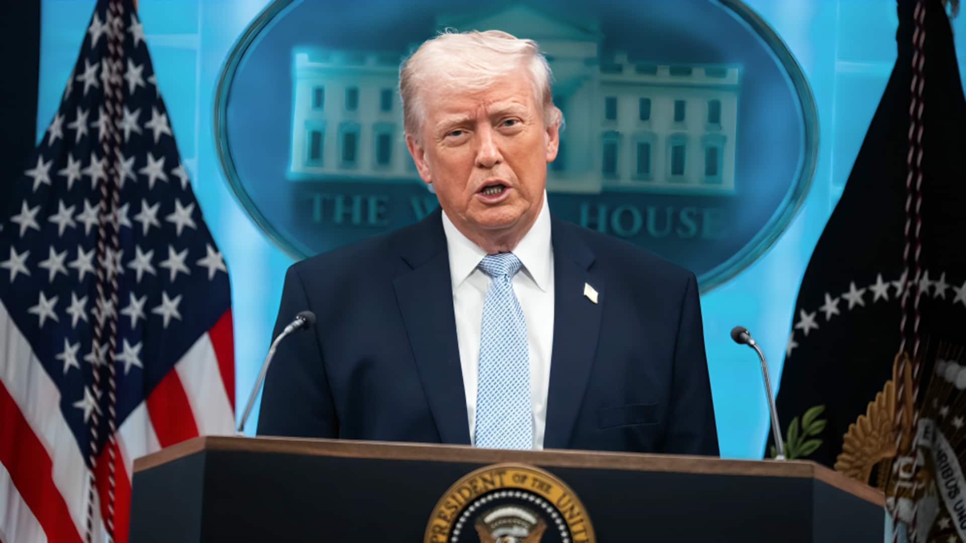 ट्रंप बोले- युद्धविराम सहमति के पालन तक ईरान के आसपास तैनात रहेगी अमेरिकी सेना