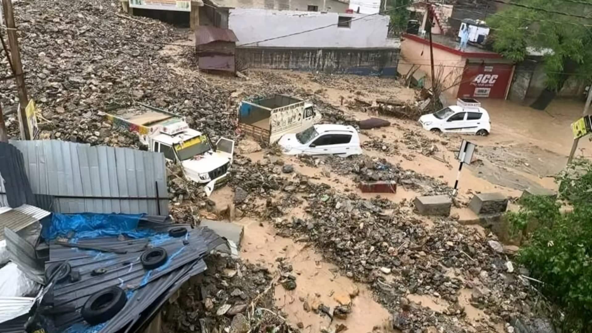 जम्मू-कश्मीर: पुंछ में भारी बारिश से भूस्खलन की चपेट में आए घर; 7 मौत, 9 लापता