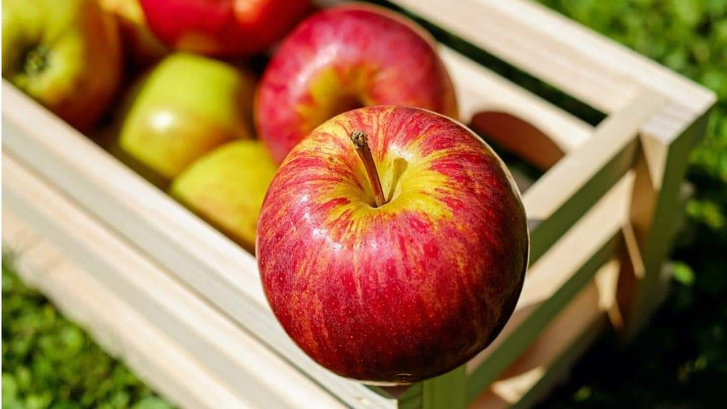 सेब को सर्दियों में अपनी डाइट में जरूर करें शामिल, मिलेंगे ये 5 फायदे