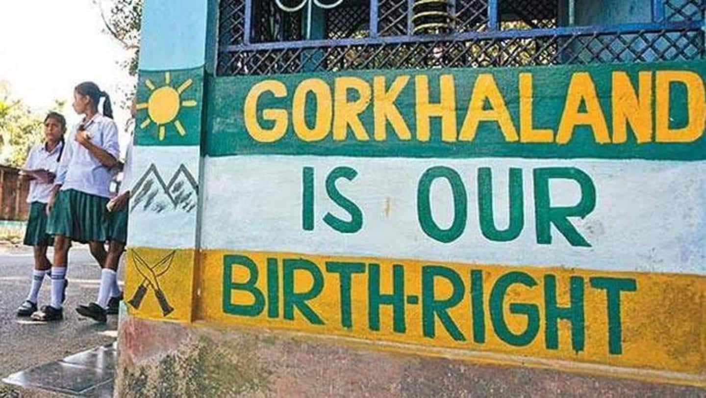 उत्तर बंगाल में अलग क्षेत्र की मांग को लेकर हुए हैं कई आंदोलन उत्तर बंगाल में अलग क्षेत्र की मांग को लेकर हुए हैं कई आंदोलन