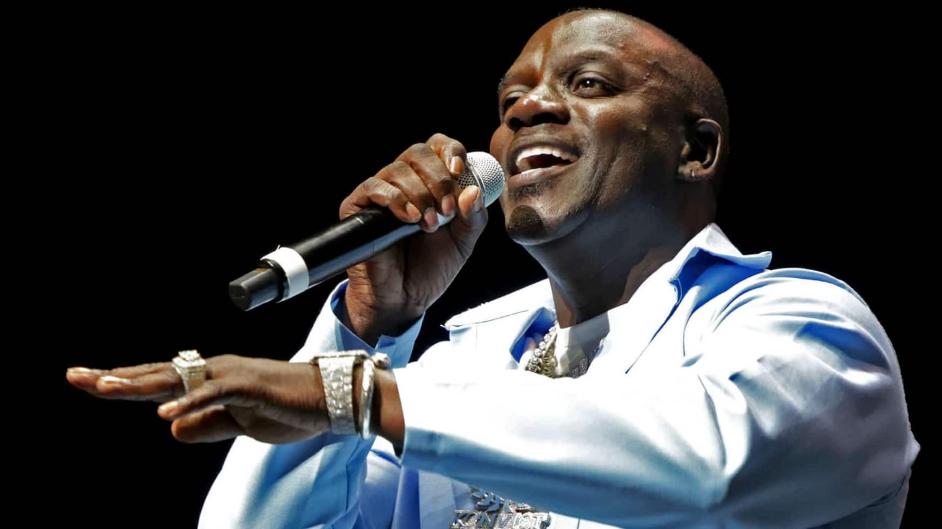 बेंगलुरु कॉन्सर्ट में गायक एकॉन के साथ बदतमीजी, फैंस ने खींची रैपर की पेंट; वीडियो वायरल