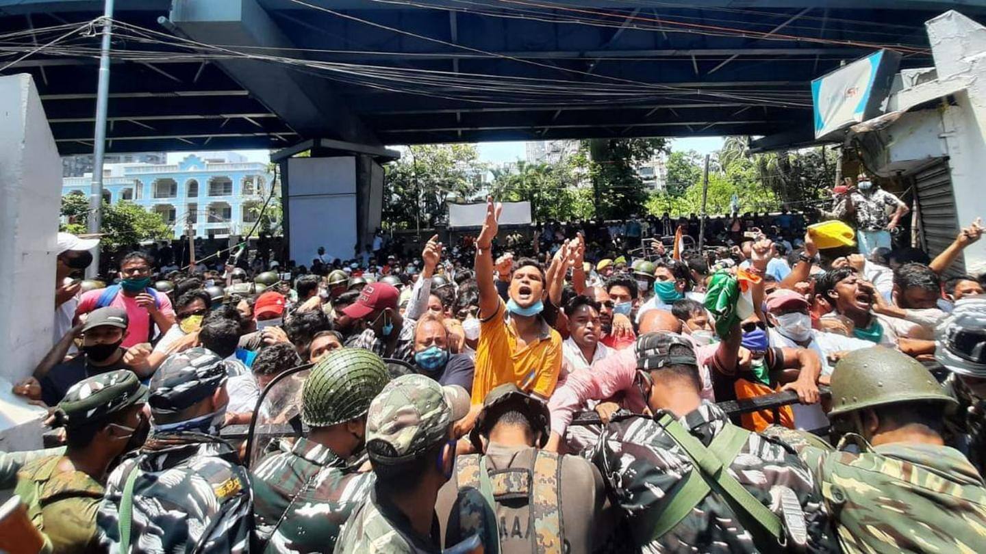 केंद्रीय बलों और TMC समर्थकों के बीच हुई झड़प केंद्रीय बलों और TMC समर्थकों के बीच हुई झड़प