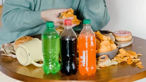 मेनोपॉज के लक्षणों को बिगाड़ सकते हैं रोजाना खाए जाने वाले ये 5 खाद्य पदार्थ