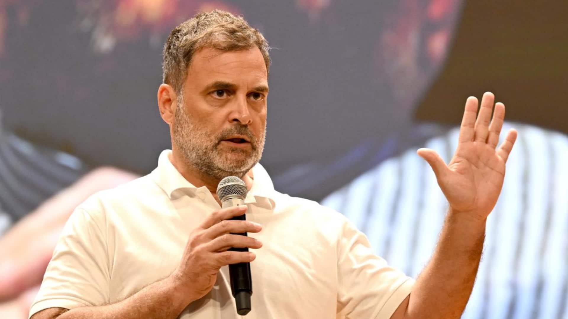 राहुल गांधी बोले- सरकार अमेरिका के आगे झुकी, चुपचाप UPI पर शुल्क लगाने का रास्ता खोला