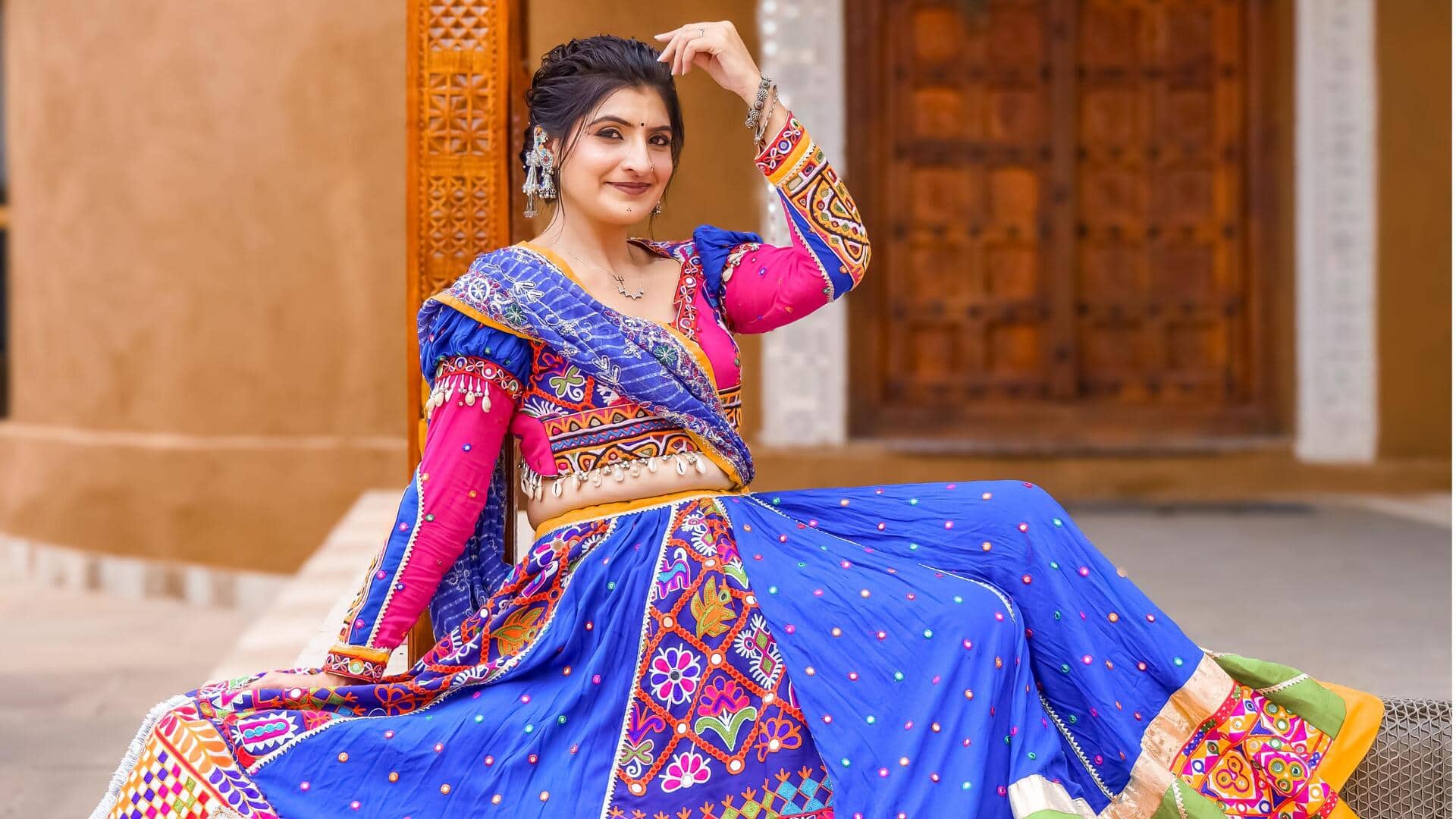 डांडिया नाइट के लिए ऐसे करें मेकअप, पसीना आने पर भी रहेगा रातभर ठीक