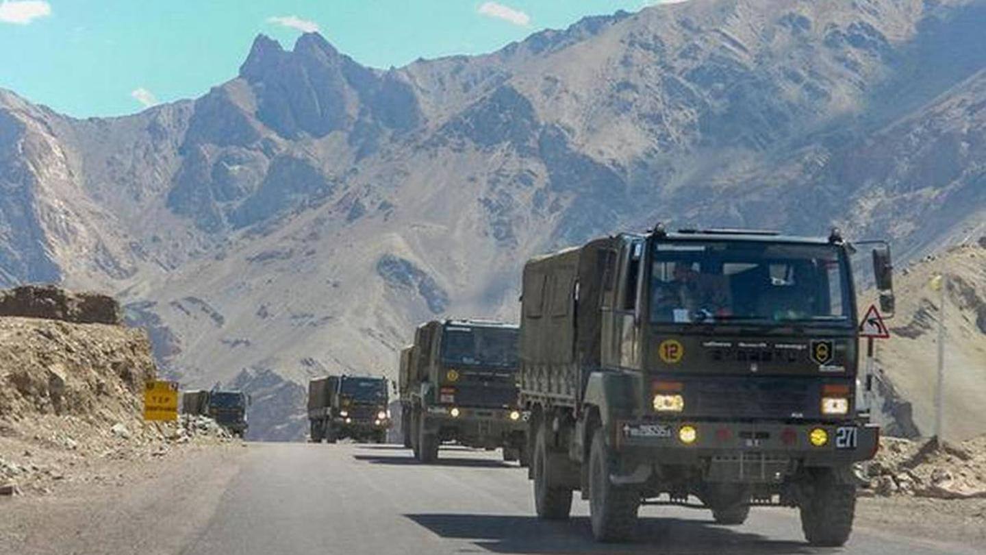 केंद्र ने कहा- सीमा पर मौजूदा हालात देखते हुए सड़कों की जरूरत केंद्र ने कहा- सीमा पर मौजूदा हालात देखते हुए सड़कों की जरूरत