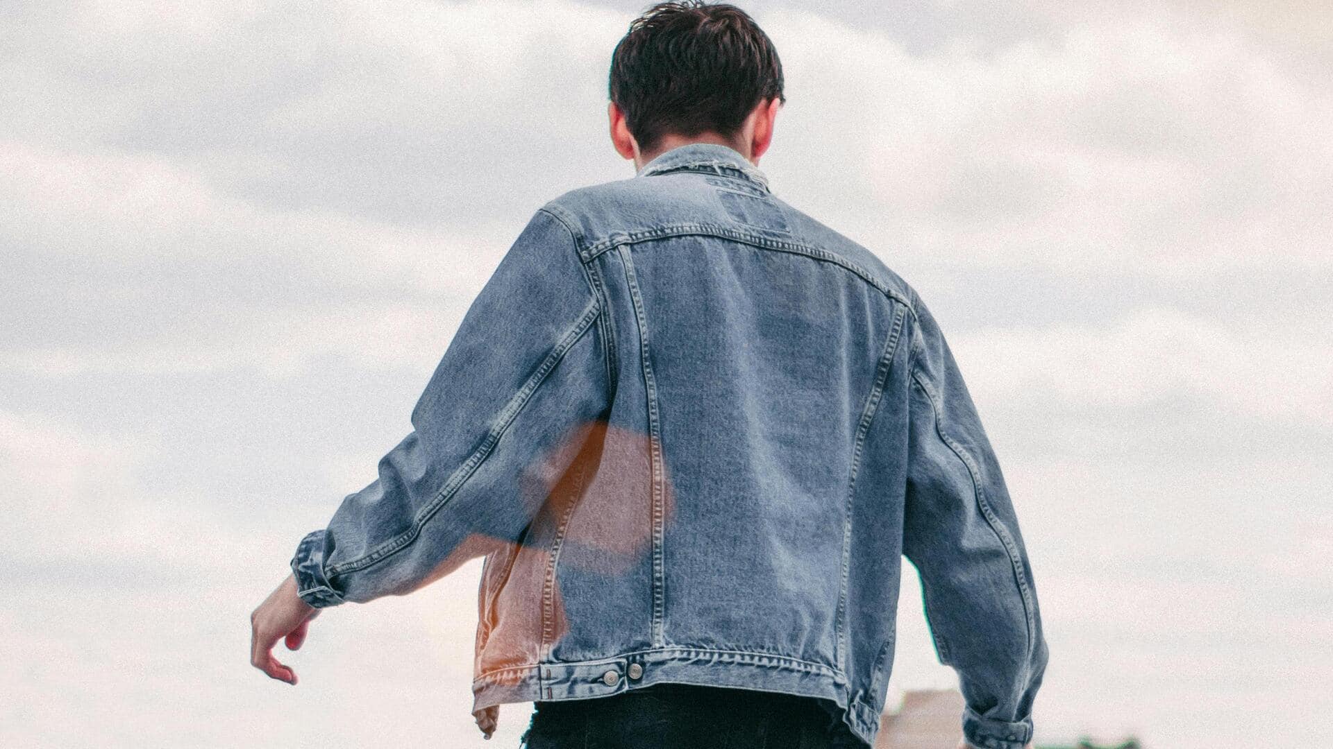 सर्दियों में डेनिम जैकेट के साथ इन 5 कपड़ों का करें चयन, दिखेंगी स्टाइलिश और आरामदायक