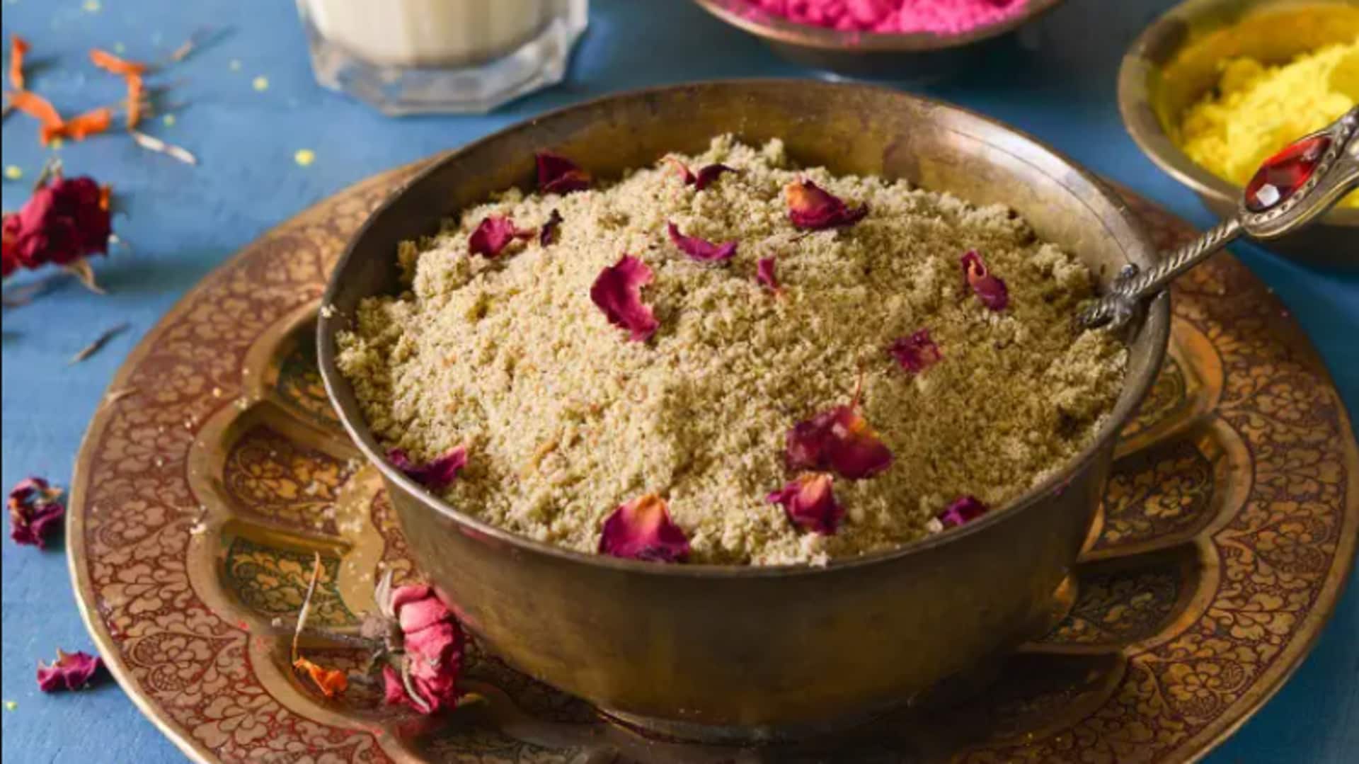 कई पेय को स्वादिष्ट बना सकता है ठंडाई मसाला, इस घर पर ही कर लें तैयार