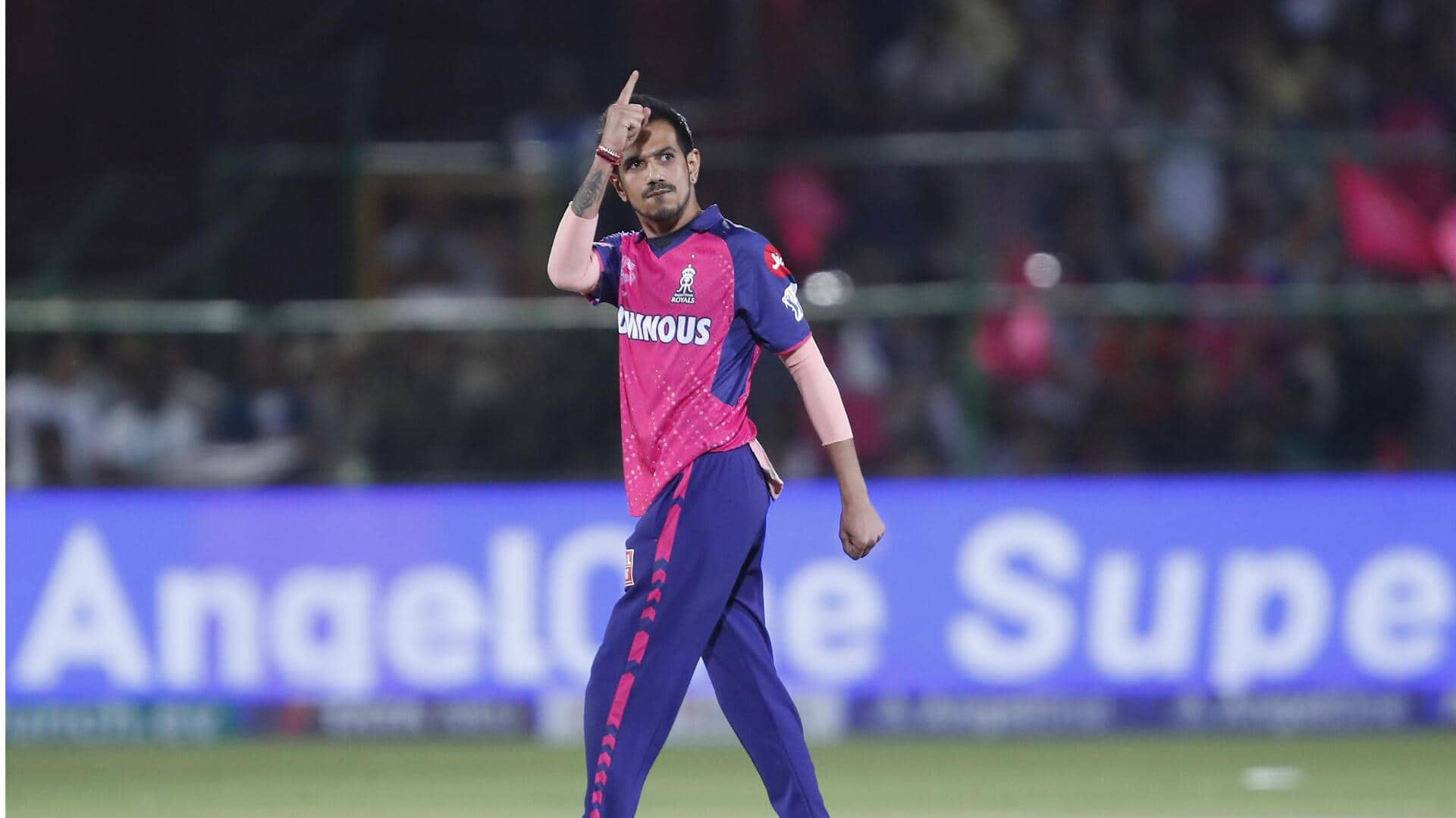IPL के इतिहास में 4 ओवर के कोटे में सबसे कम रन लुटाने वाले गेंदबाज