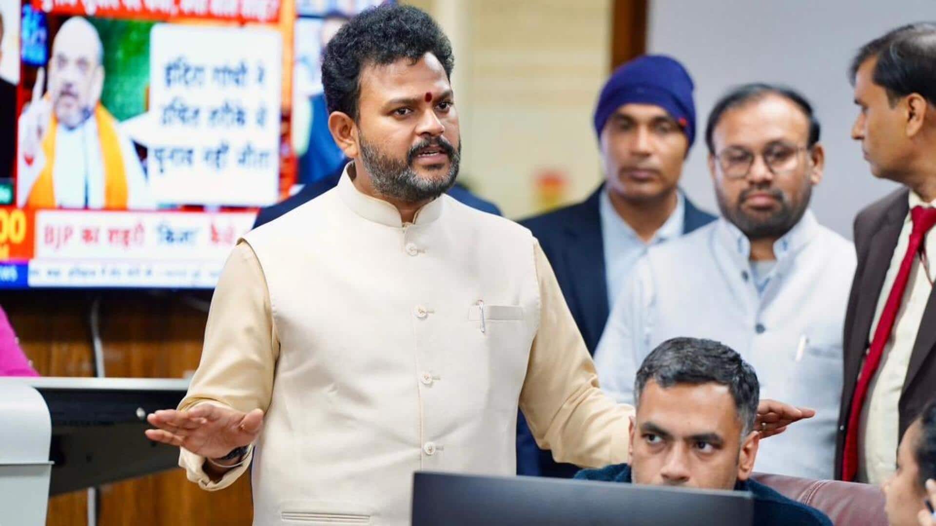 इंडिगो संकट के बीच कार्रवाई शुरू, DGCA ने 4 उड़ान संचालन निरीक्षकों को निलंबित किया