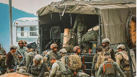 जम्मू-कश्मीर: डोडा में सेना का वाहन गहरी खाई में गिरा, 10 जवानों की मौत