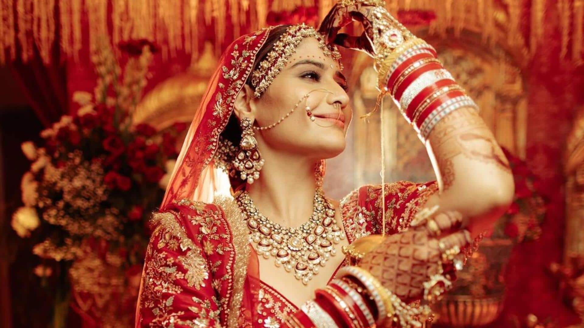 आरती सिंह की शादी की तस्वीरें आईं सामने, लाल जोड़े में खूबसूरत दिखीं अभिनेत्री 