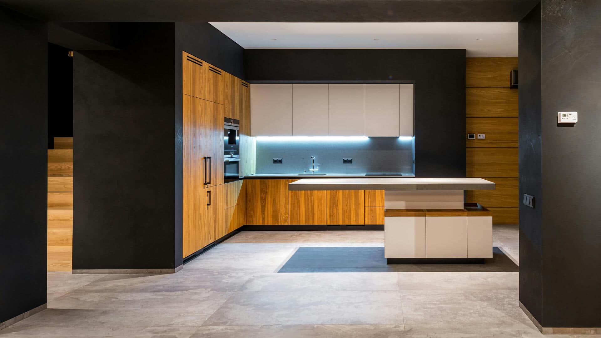 गर्मियों के दौरान बिजली कटौती से परेशान हैं? अपनाएं ये सरल तरीके