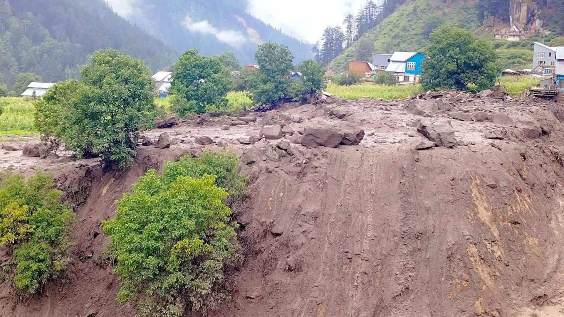 जम्मू-कश्मीर: किश्तवाड़ में बादल फटने से भारी तबाही, 12 की मौत; कई लोग मलबे में बहे 