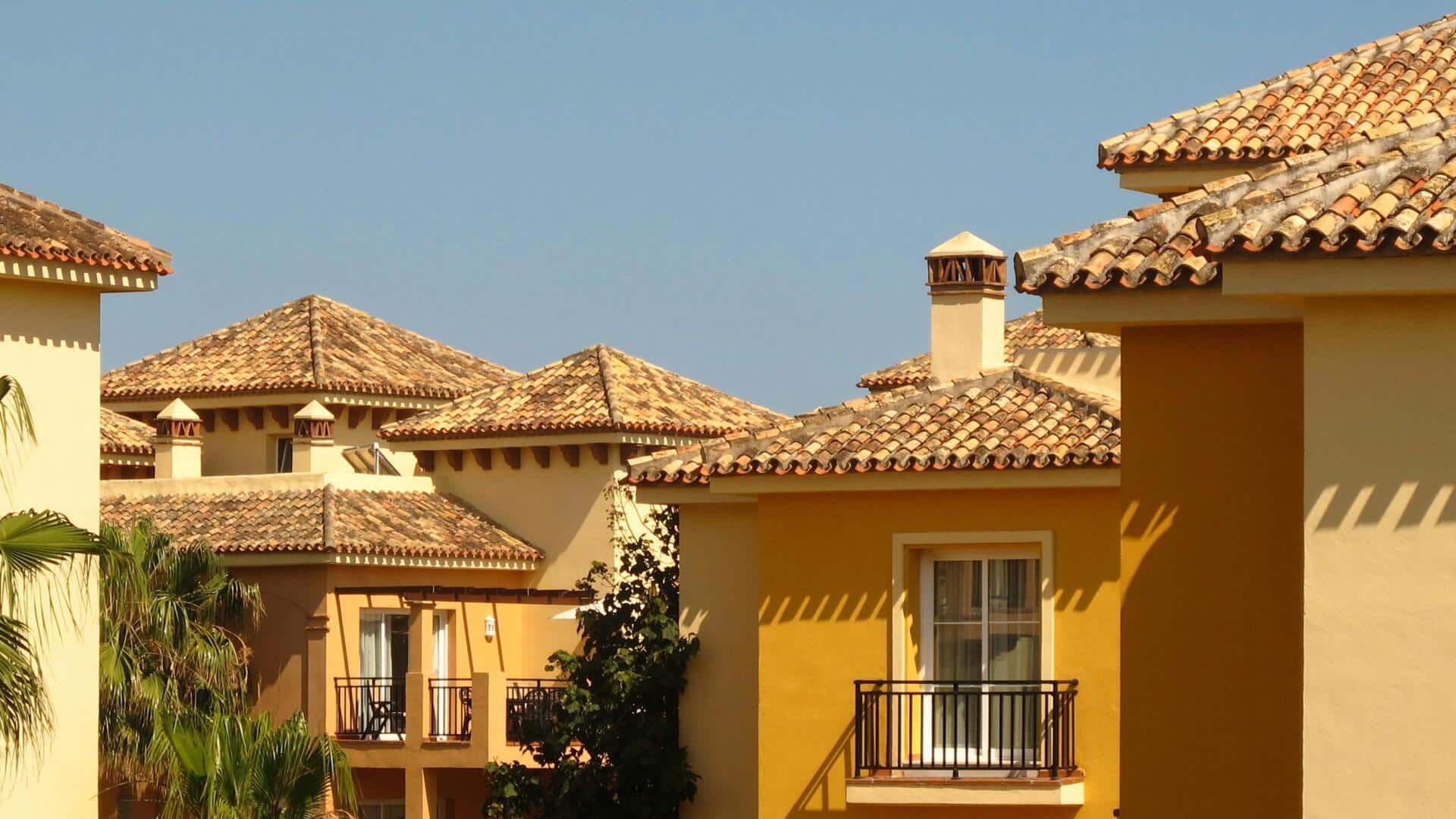 गर्मियों के दौरान घर की छत को ठंडा रखने के लिए अपनाएं ये 5 स्मार्ट तरीके