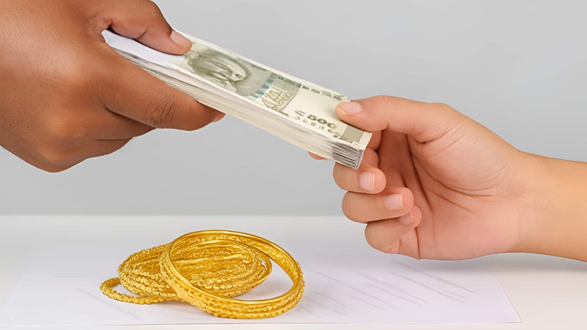 गोल्ड लोन लेने से पहले रहें सावधान, वरना हो सकता है नुकसान