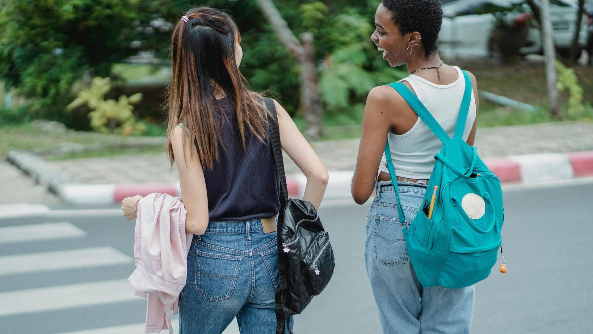 विदेश यात्रा करने वाले भारतीय न करें ये 5 गलतियां, यात्रा बन जाएगी शानदार