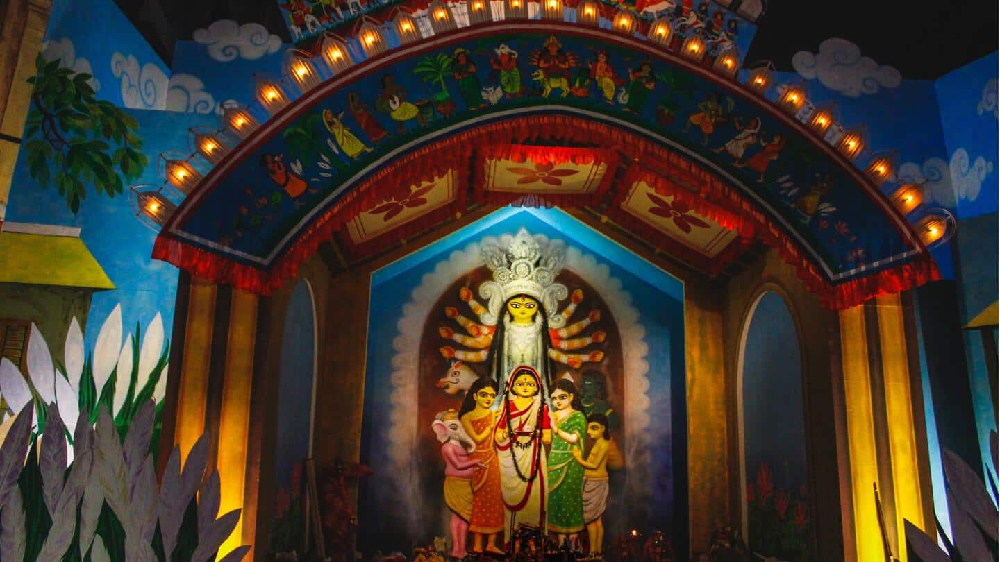कोलकाता में इस साल सजे हैं ये  5 यूनिक दुर्गा पूजा पंडाल